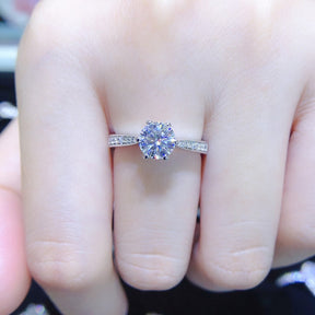 Bague élégante en zircone cubique pour femme