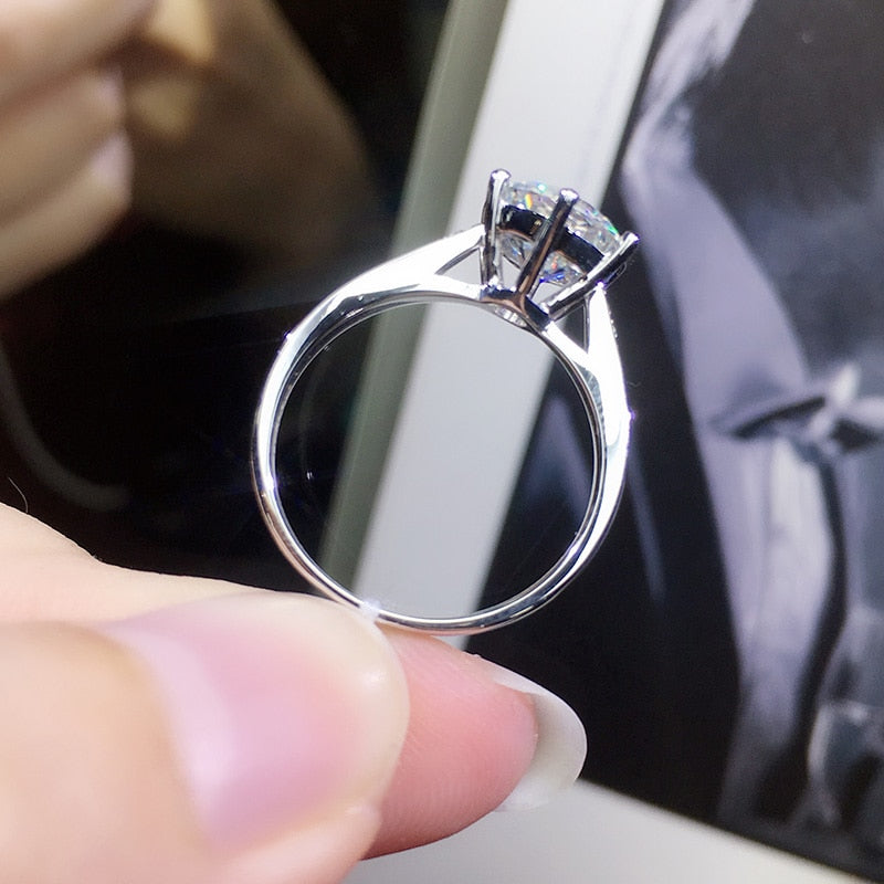 Bague élégante en zircone cubique pour femme